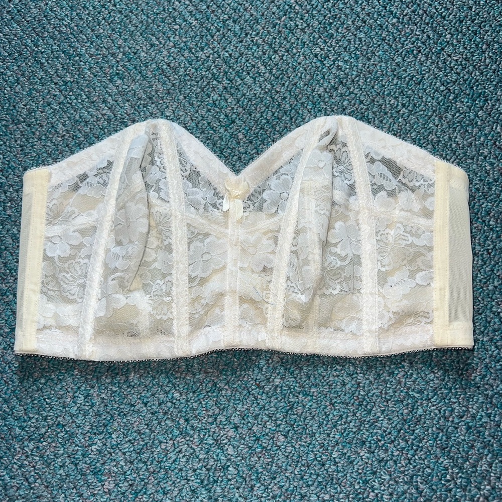 Vintage White lace strapless corset bra